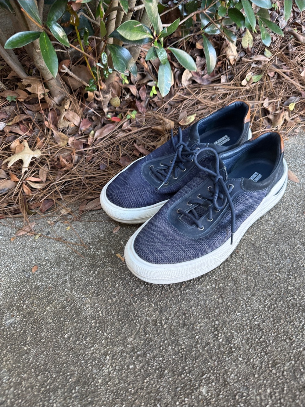 Men's Navy Low-Top Canvas Sneakers with White Sole